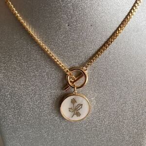 gold tone flower chain necklace